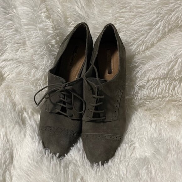 Tahari Lace up Suede Booties  Size 7 - Picture 5 of 10